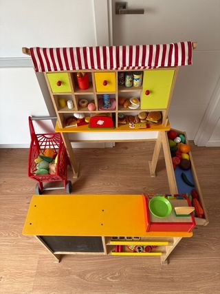 Supermercado de madera muy completo con accesorios