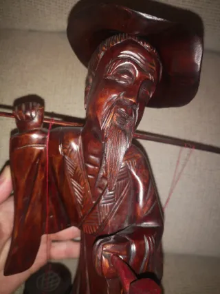 Pescador oriental en madera tallada. Vintage, 1970