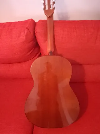 Guitarra Admira Juanita para reparar