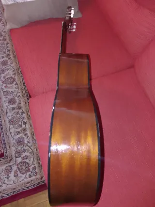 Guitarra Admira Juanita para reparar