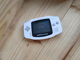 Game Boy Advance + 5 Giochi Pokémon