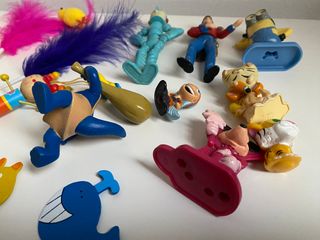 Figuras y plumas Mona de Pascua