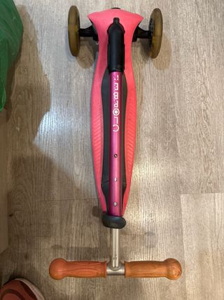 Patinete Globber plegable con luces