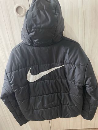 Chaqueta Nike Negra con Capucha