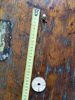 Collana con ciondolo rotondo