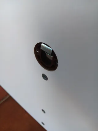 Estantería blanca y madera con balda