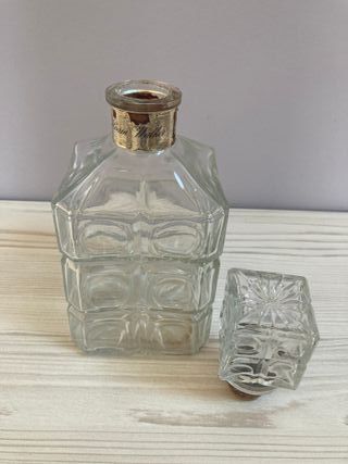 Set di 2 bottiglie da liquore in vetro intagliato vintage