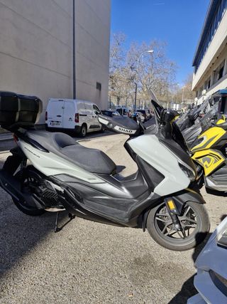 Honda Forza 125 Gris