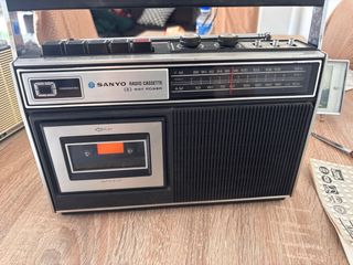 Radio Cassette Sanyo Portátil