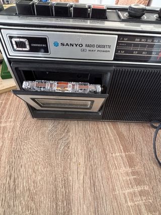 Radio Cassette Sanyo Portátil
