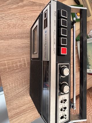Radio Cassette Sanyo Portátil