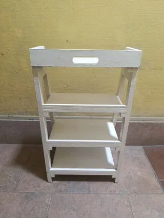 Estantería blanca de madera