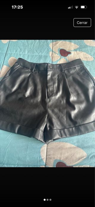 Bermuda de cuero suave