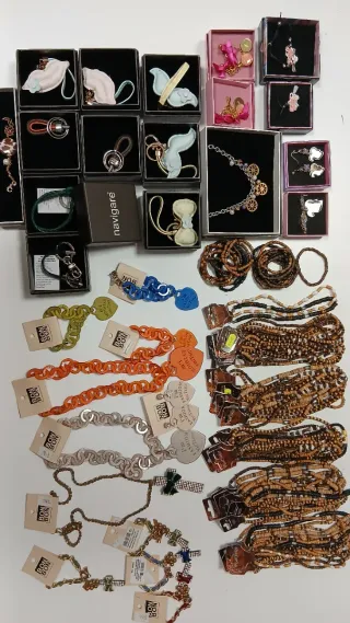 Lotto STOCK Collane Bracciali Orecchini st1