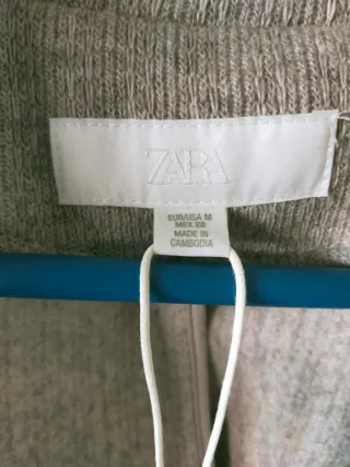 Abrigo corto Zara gris con cinturón