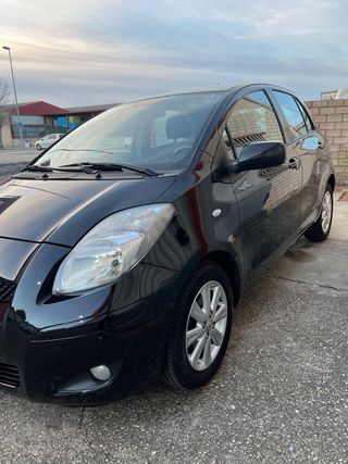 Toyota Yaris 2011