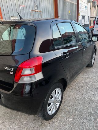 Toyota Yaris 2011
