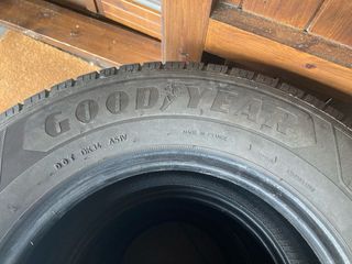 Neumáticos Goodyear Efficient Grip 215/70R15C