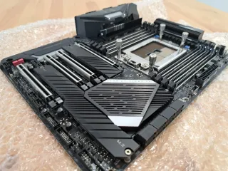 Placa Base Gigabyte TRX40 Aorus Pro WiFi