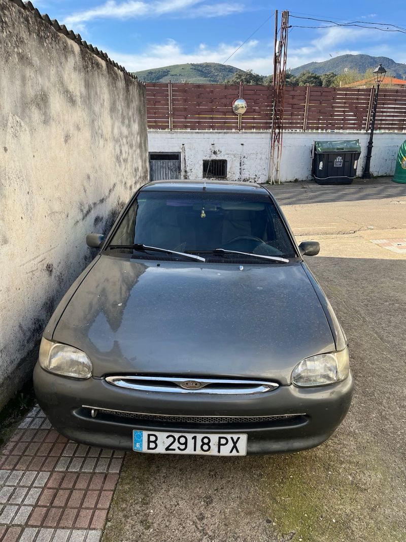 Ford Escort 1998 - foto 1