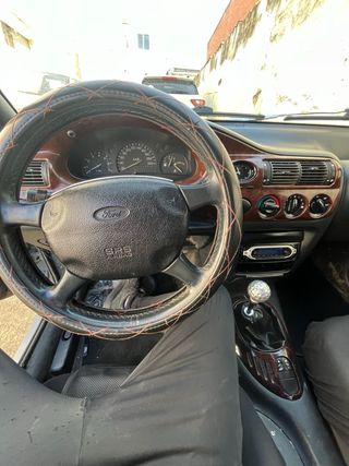 Ford Escort 1998