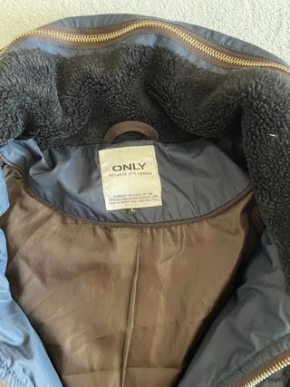 Abrigo acolchado azul mujer