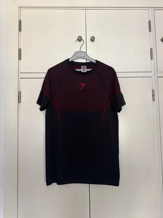 Gymshark Onyx 5.0 Camiseta Negra y Roja talla L