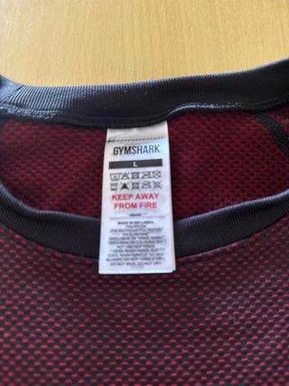 Gymshark Onyx 5.0 Camiseta Negra y Roja talla L