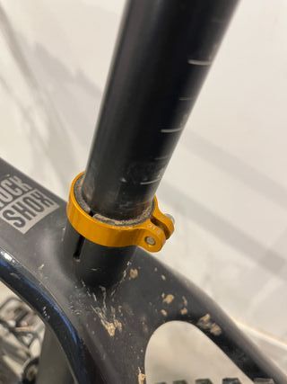 Bicicleta BTT Cube Negra