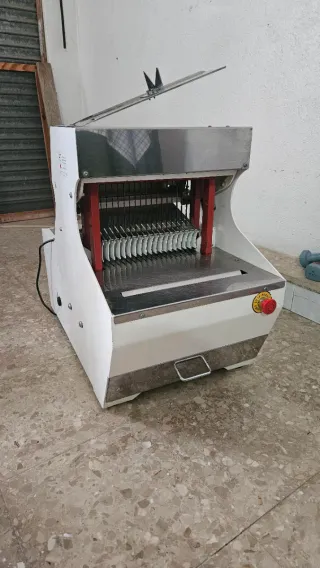 Cortadora de pan profesional