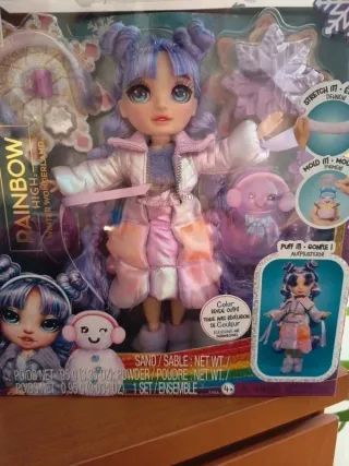 Boneca Rainbow High Violet Winter