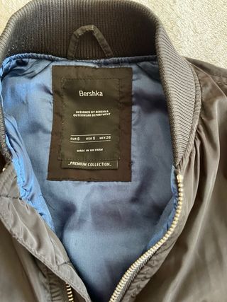 Chaqueta Bomber Bershka Negra