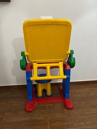 Pizarra infantil con taburete