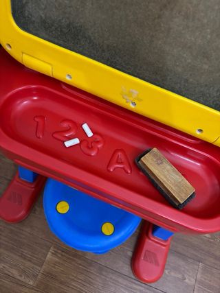 Pizarra infantil con taburete