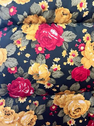 Cazadora acolchada flores