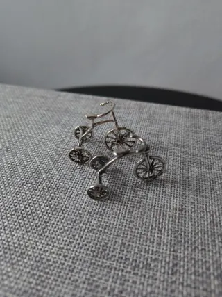 Coppia di mini tricicli in argento