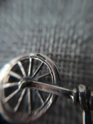 Coppia di mini tricicli in argento