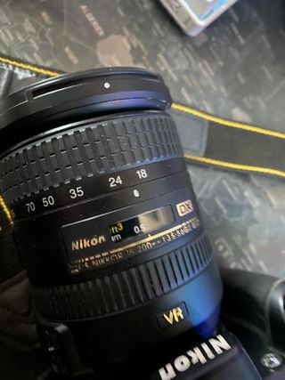 Nikon D3100 + Obiettivo 18-200 + Speedlight SB-900