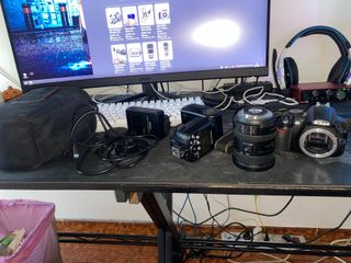 Nikon D3100 + Obiettivo 18-200 + Speedlight SB-900