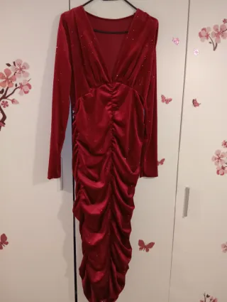 Vestido rojo brillante