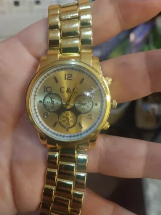 Reloj C&C Dorado Nuevo