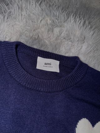 Sudadera Ami Paris Azul con Corazón Blanco