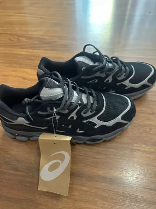 Asics Gel NYC Negras