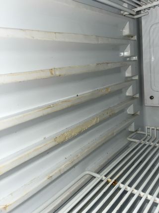 Nevera expositora vertical 360L puerta cristal