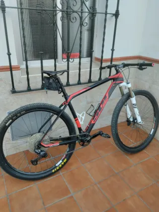Bicicleta MTB Carbono