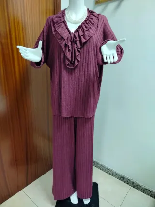 Conjunto jersey y pantalón morado