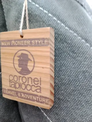 Mochila gris de lona