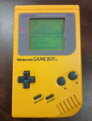 Nintendo Game Boy DMG-01 Giallo