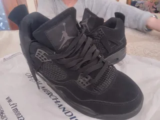 Zapatillas Jordan 4 Negras 28 cm