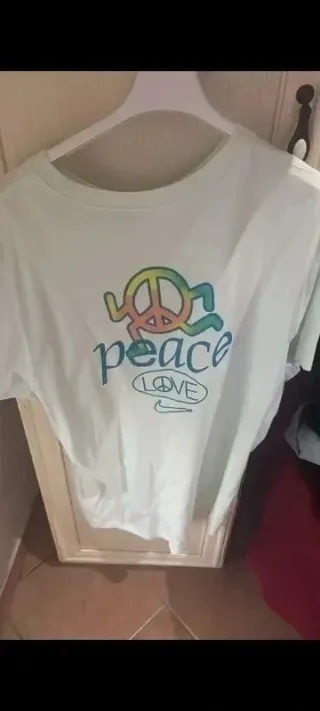T-shirt Nike Peace Cotone Cropped Street